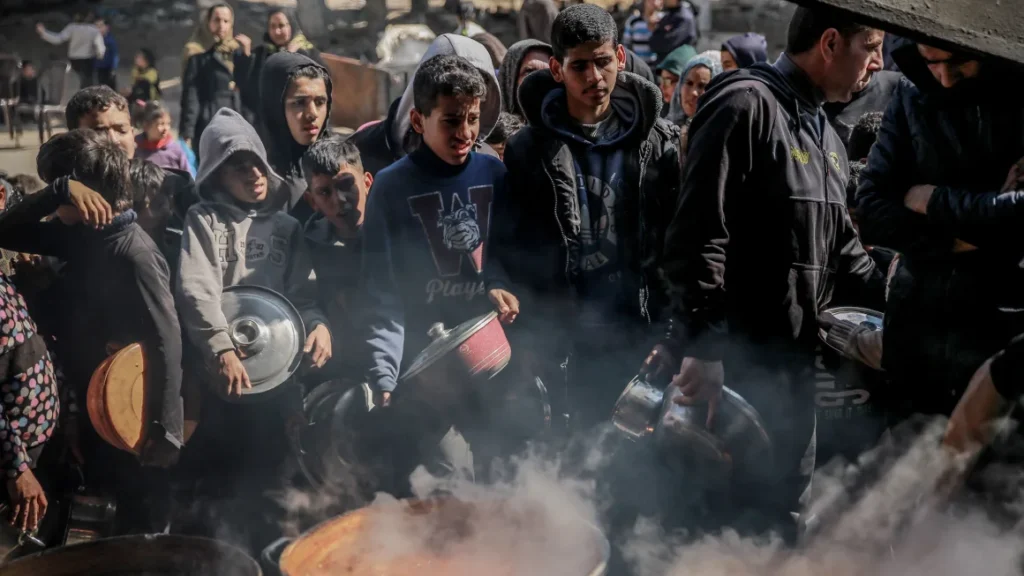 Aksi Sosial Biden pengiriman bantuan kemanusiaan AS ke Gaza