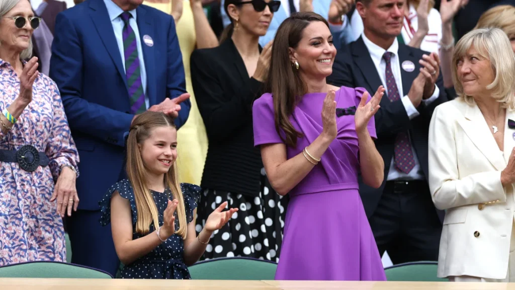 Princess of Wales menerima tepuk tangan meriah dari penonton Centre Court 