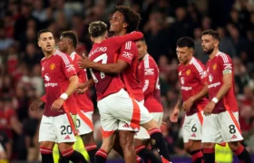 Manchester United memulai musim Liga Premier dengan kemenangan sebagai bintang